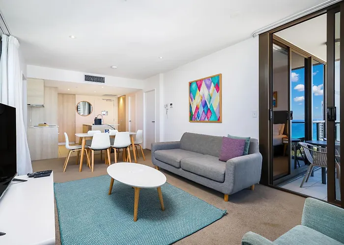 Broadbeach Oceanview Apartment Level 26 With Carpark - 4 Mins Walk To The Beach